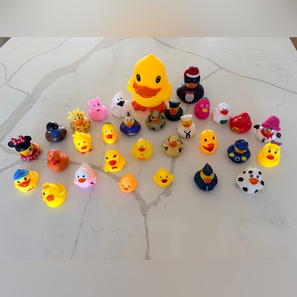 Colorful Rubber Ducks Various Sizes - Picture 2 of 12